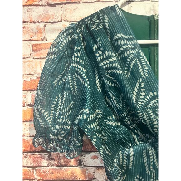 Dolce Viva collection green mini dress sheer sleeves women's size 36 - Picture 5 of 5